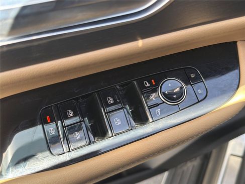 Used 2025 INFINITI QX80 Sensory AWD/4WD image 28