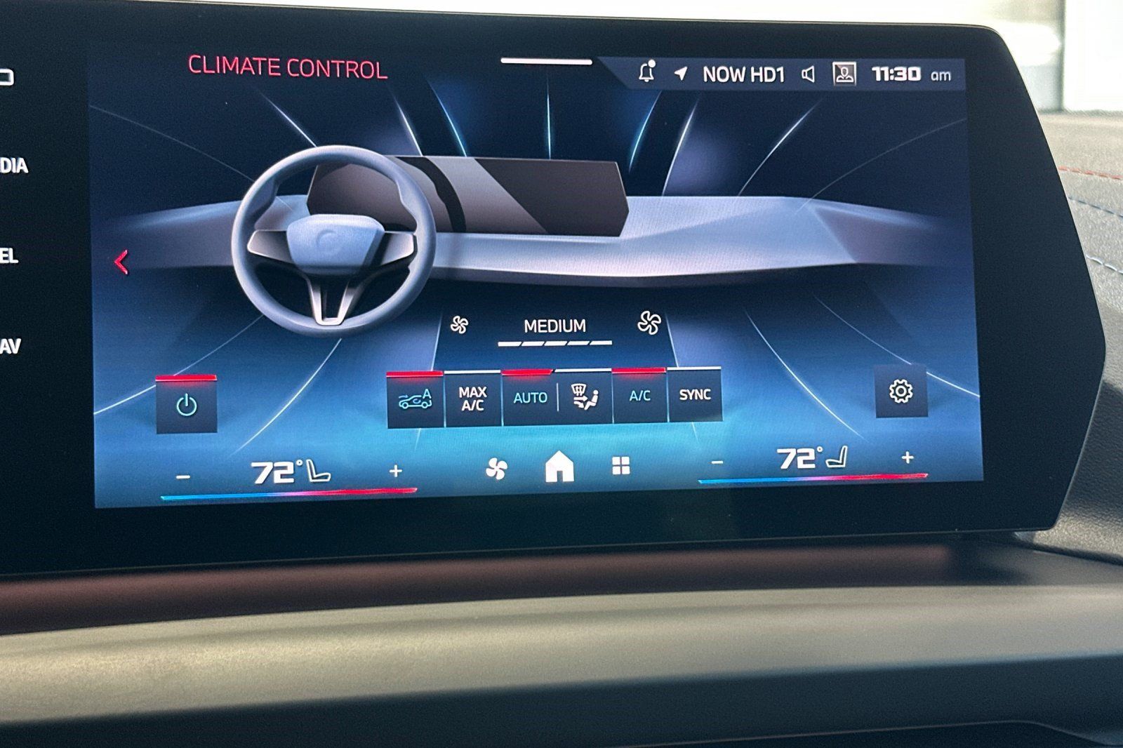 Used 2025 BMW M235i xDrive w/ Technology Package AWD/4WD image 26