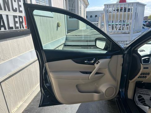 Used 2016 Nissan Rogue SL w/ SL Premium Package image 9