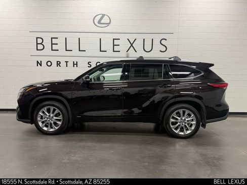 Used 2022 Toyota Highlander Limited image 8