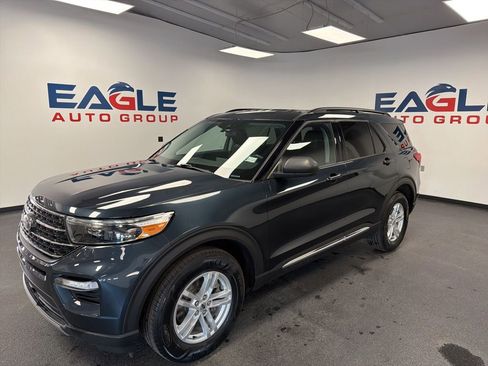 Used 2023 Ford Explorer XLT w/ Equipment Group 202A image 4