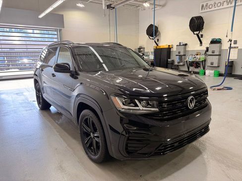 Used 2023 Volkswagen Atlas SEL R-Line AWD/4WD image 7