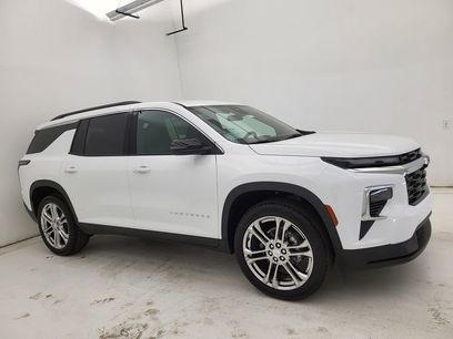 New 2025 Chevrolet Traverse LT w/ LPO, Floor Liner Package