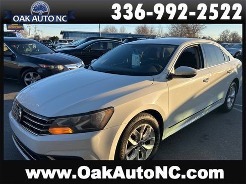 Used 2017 Volkswagen Passat 1.8T S image 1