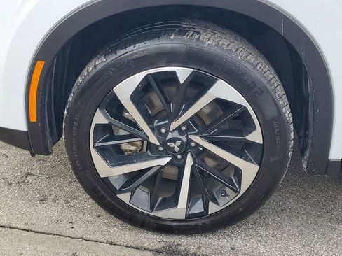 Used 2023 Mitsubishi Outlander SE image 9