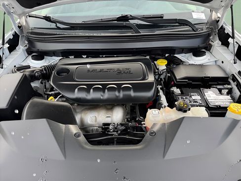 Used 2023 Jeep Cherokee Altitude Lux image 14