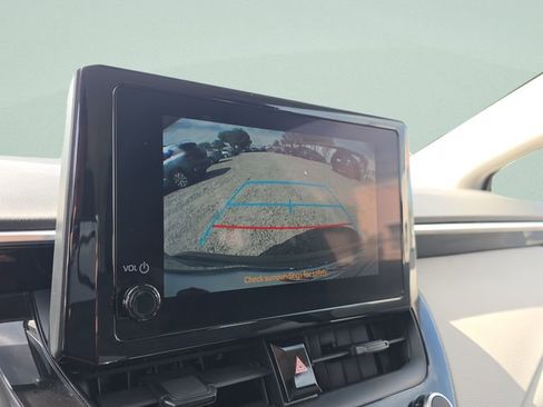 Used 2024 Toyota Corolla LE FWD image 18
