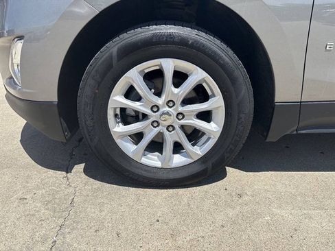 Used 2018 Chevrolet Equinox LT AWD/4WD image 2