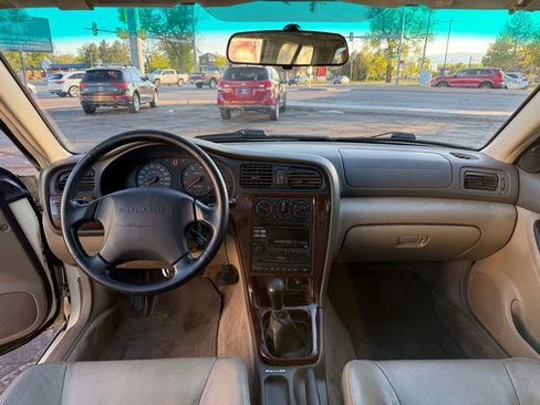Used 2000 Subaru Outback Limited AWD/4WD image 10