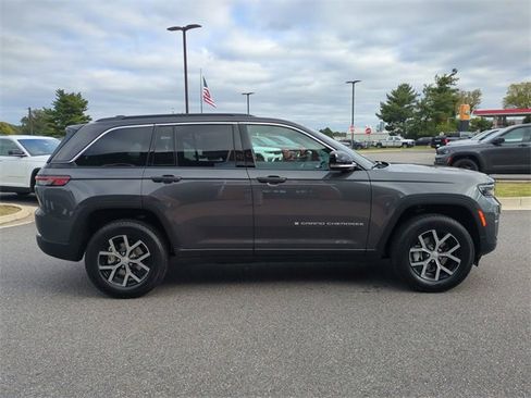 New 2025 Jeep Grand Cherokee Limited w/ Trailer Tow Package image 3