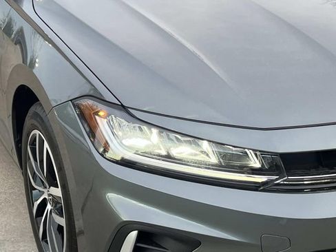 New 2026 Volkswagen Jetta SE FWD image 7
