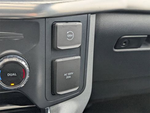 Used 2022 Ford F150 Lariat w/ Equipment Group 502A High image 26