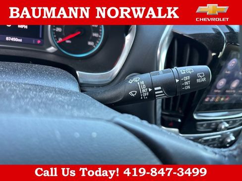 Used 2021 Chevrolet Traverse LT FWD image 26
