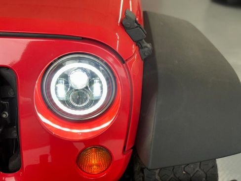 Used 2013 Jeep Wrangler Unlimited Sport image 9