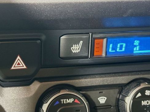 Certified 2022 Toyota Tacoma TRD Off-Road w/ TRD Premium Off Road Package AWD/4WD image 23