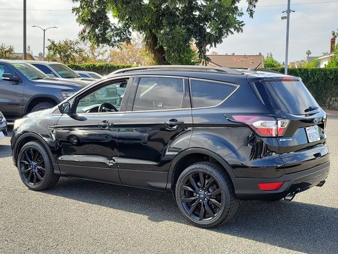 Used 2017 Ford Escape SE w/ SE Sport Appearance Package FWD image 27