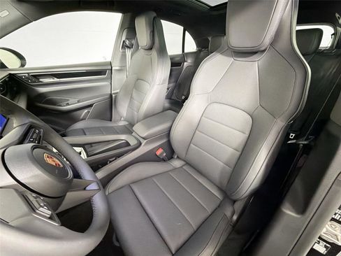 Certified 2026 Porsche Macan Electric RWD image 5