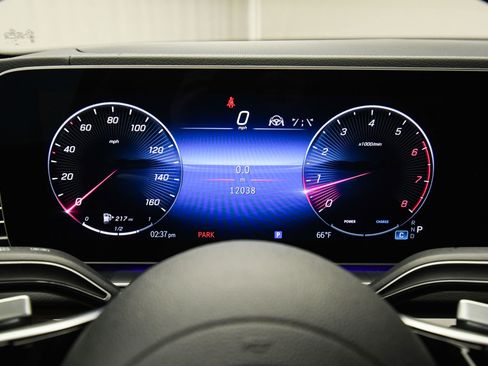 Used 2025 Mercedes-Benz GLS 450 4MATIC image 16