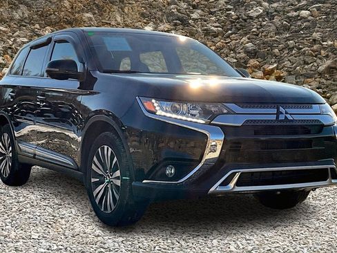 Used 2019 Mitsubishi Outlander SE image 9