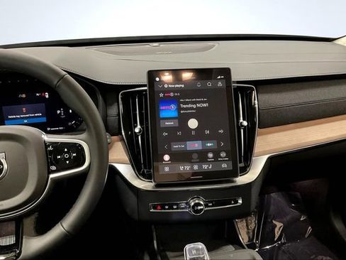 New 2026 Volvo XC90 B6 Plus w/ Protection Package Premier image 7