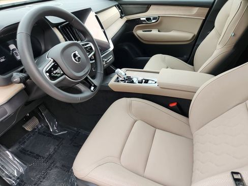 New 2026 Volvo XC90 B6 Plus w/ Protection Package Premier image 8