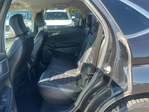 Used 2023 Ford Edge SEL image 17