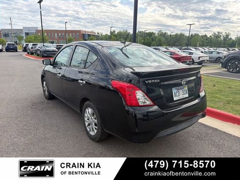 Used 2018 Nissan Versa SV w/ SV Special Edition Package FWD image 4