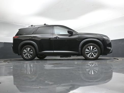 Used 2024 Nissan Pathfinder SL FWD image 48