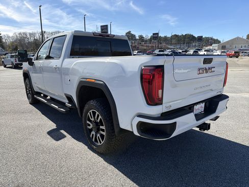 Used 2020 GMC Sierra 2500 AT4 w/ AT4 Premium Package image 8
