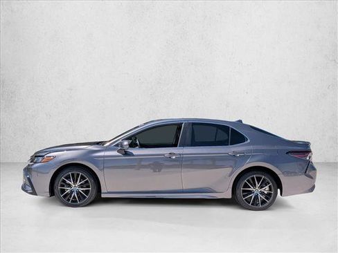 Used 2023 Toyota Camry SE FWD image 9