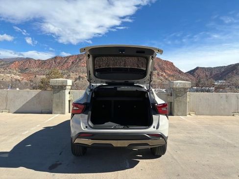 New 2026 Chevrolet Trax ACTIV w/ Driver Confidence Package image 8