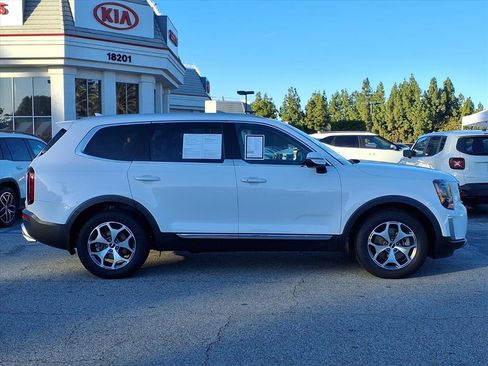 Certified 2022 Kia Telluride EX image 6