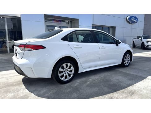 Used 2024 Toyota Corolla LE image 7