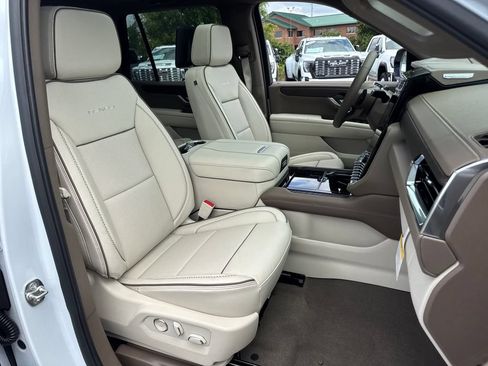 New 2026 GMC Yukon Denali w/ Denali Reserve Package AWD/4WD image 14