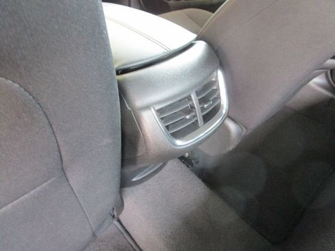 Used 2024 Chevrolet Malibu LT FWD image 17