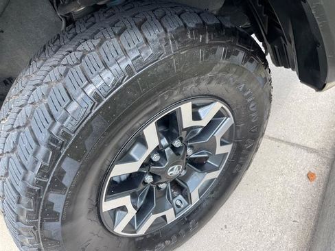Used 2017 Toyota Tacoma TRD Off-Road w/ Tow Package (A/T) AWD/4WD image 46