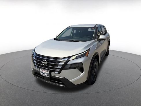 Used 2025 Nissan Rogue SV FWD image 7