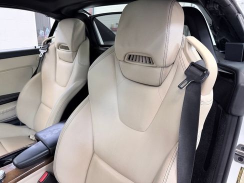 Used 2014 Mercedes-Benz SLK 250 image 17