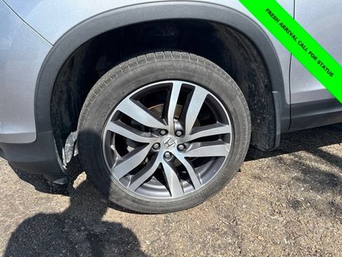 Used 2017 Honda Pilot Touring image 3