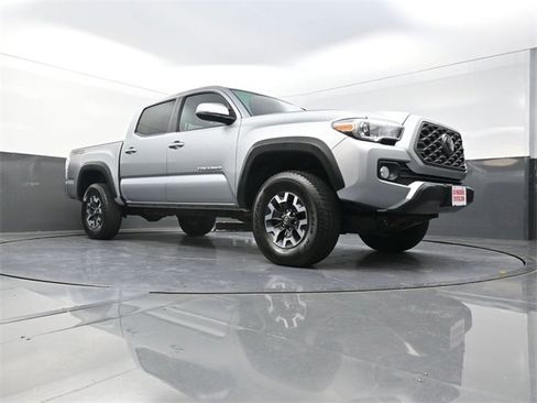 Used 2022 Toyota Tacoma TRD Off-Road image 27