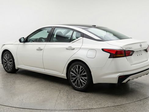 Used 2025 Nissan Altima 2.5 SV FWD image 6