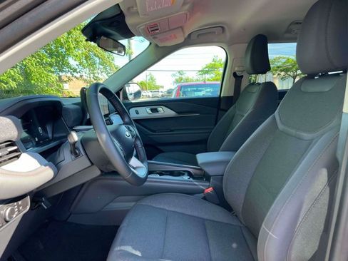 Used 2026 Ford Explorer Active AWD/4WD image 18