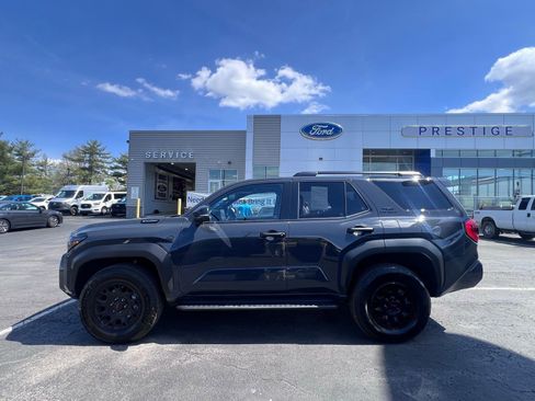 Used 2025 Toyota 4Runner TRD Off-Road Premium w/ Tow Technology Package image 5