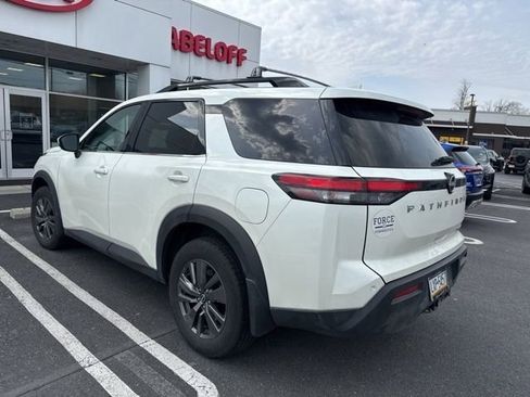 Used 2023 Nissan Pathfinder SV w/ SV Premium Package image 7