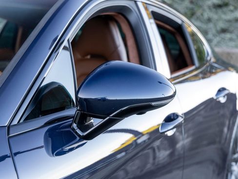 Used 2022 Porsche Panamera GTS image 18