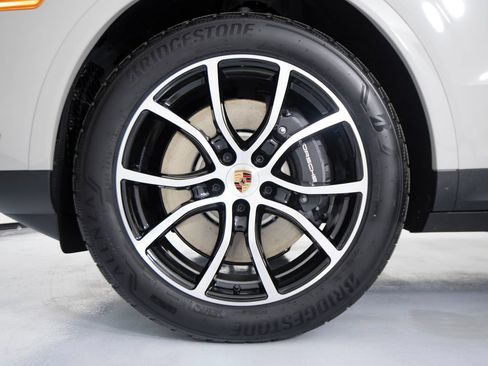 Certified 2026 Porsche Cayenne E-Hybrid AWD/4WD image 57