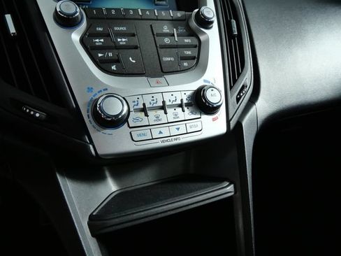 Used 2017 Chevrolet Equinox LS FWD image 19