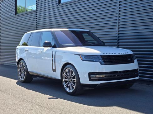 Used 2023 Land Rover Range Rover SE AWD/4WD image 9