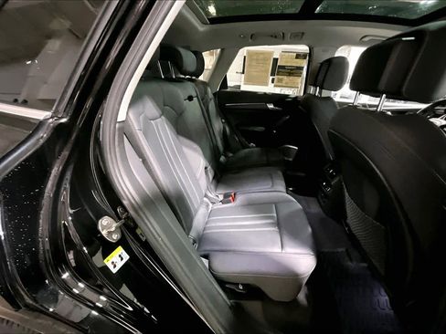 Used 2021 Audi Q5 Prestige w/ Prestige Package image 19