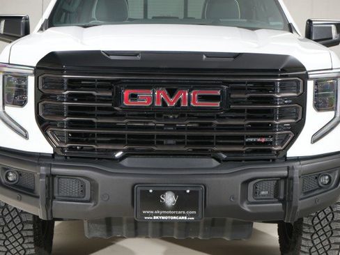 Used 2024 GMC Sierra 1500 AT4X image 9